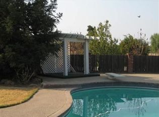 10285 N Fowler Ave, Clovis, CA