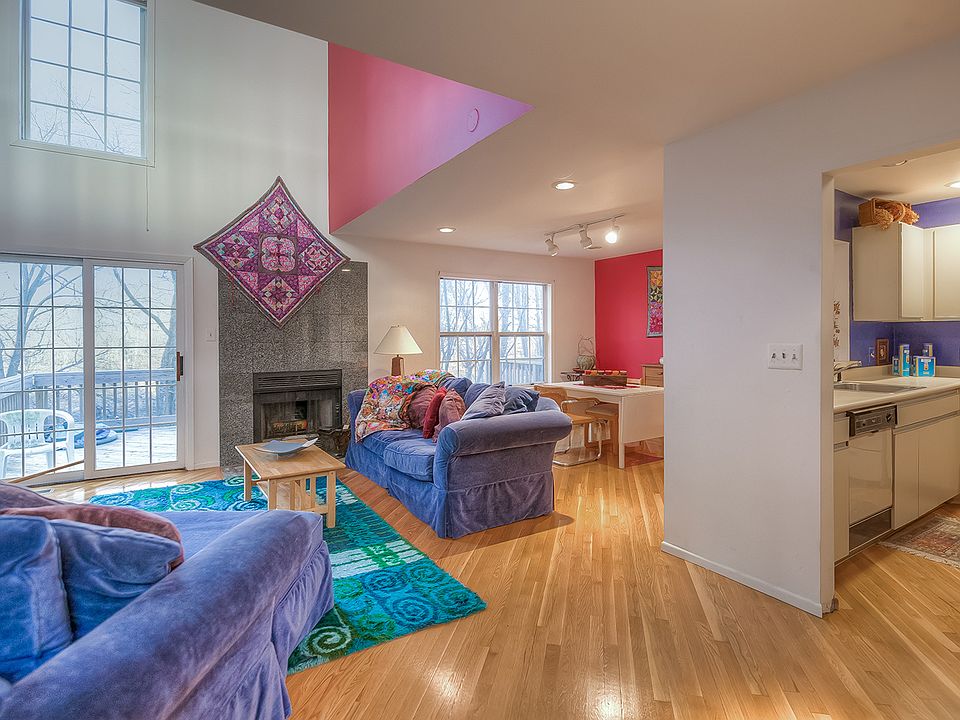 Living rm \din rm from foyer