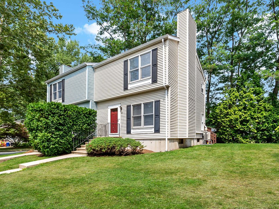 1st image of 14 Riverwoods Ct #14