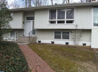 2 Hazelwood Ct, Dover, DE 19901