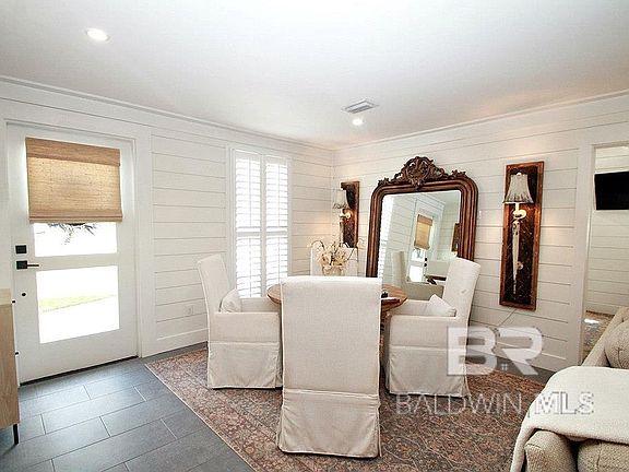 3rd image of 422 Barclay Ave