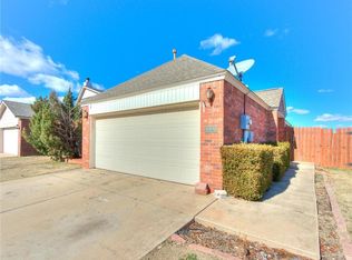 1009 SW 22nd St, Moore, OK 73170