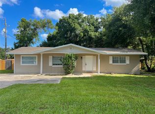 6932 Fern Cir, Leesburg, FL 34748
