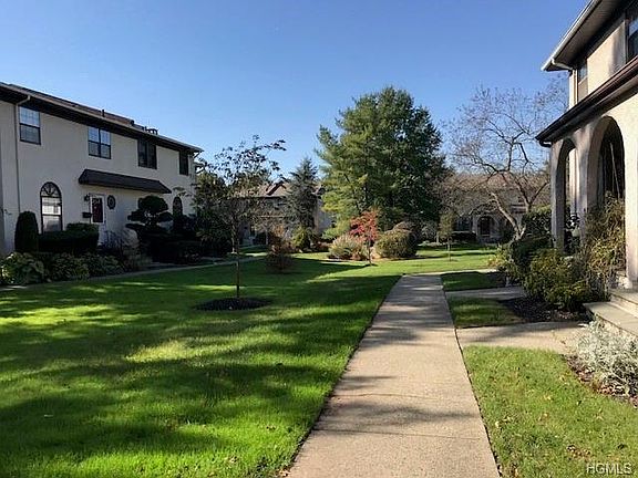2nd image of 32 Somerset Dr