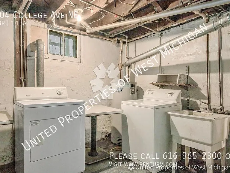 304 College Ave NE — Photo 23