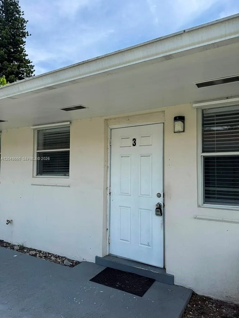 Fulford Heights — Photo 3