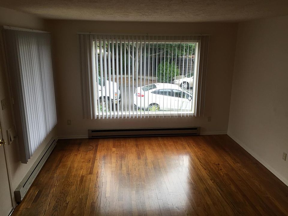 2nd image of 3136 SE Ankeny St