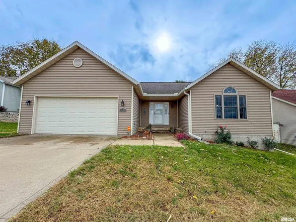 1706 Jessica Ct, Pekin, IL 61554
