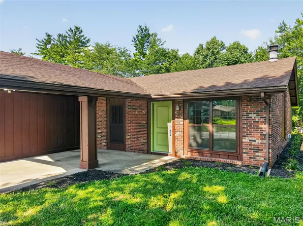 153 Paulette Dr, Belleville, IL 62226