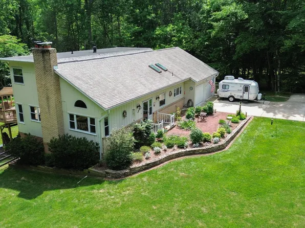 8325 Morningside Dr, Manassas, VA 20112