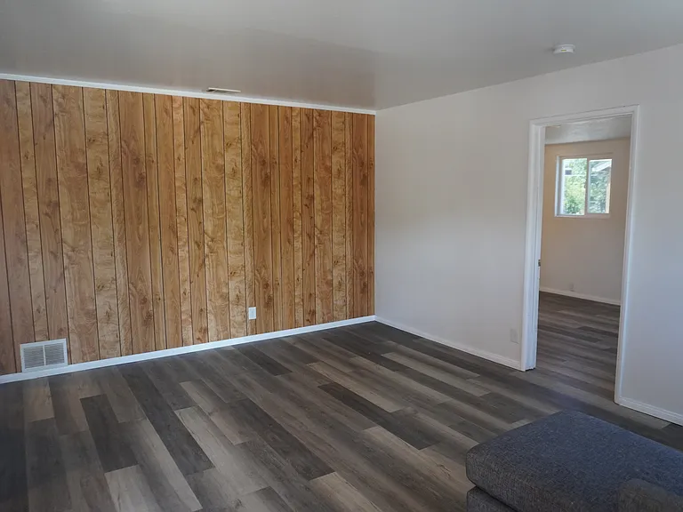 1516 W 21st St — Photo 10