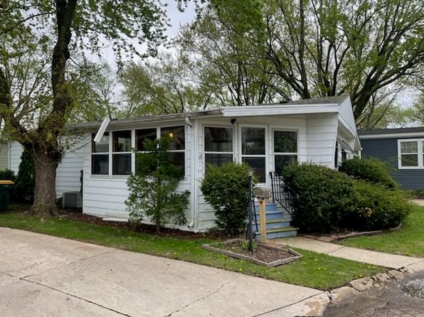 1101 Lakewood Rd, Elgin, IL 60123
