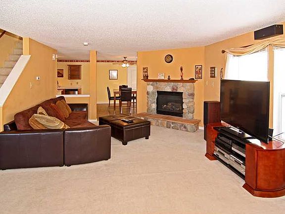 3rd image of 12153 Belfry Dr
