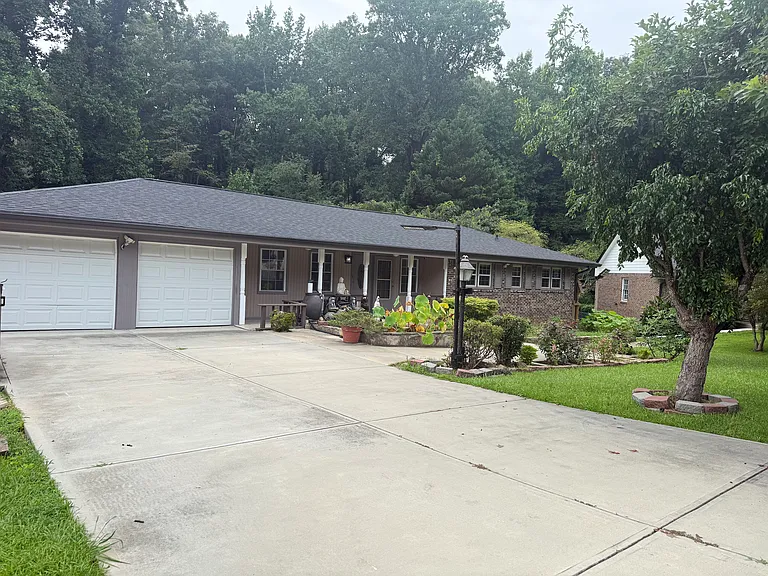 999 Payton Way — Photo 2