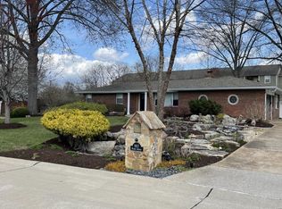 9917 Winkel Rd, Saint Louis, MO 63128