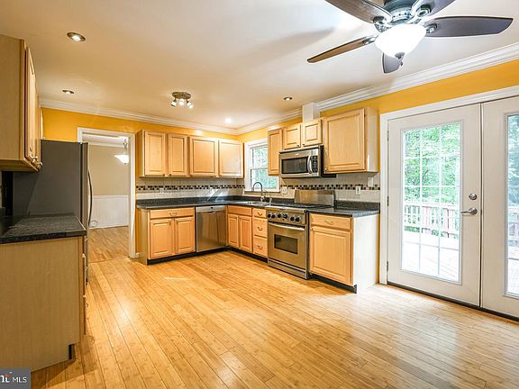 3rd image of 7212 Hadlow Dr