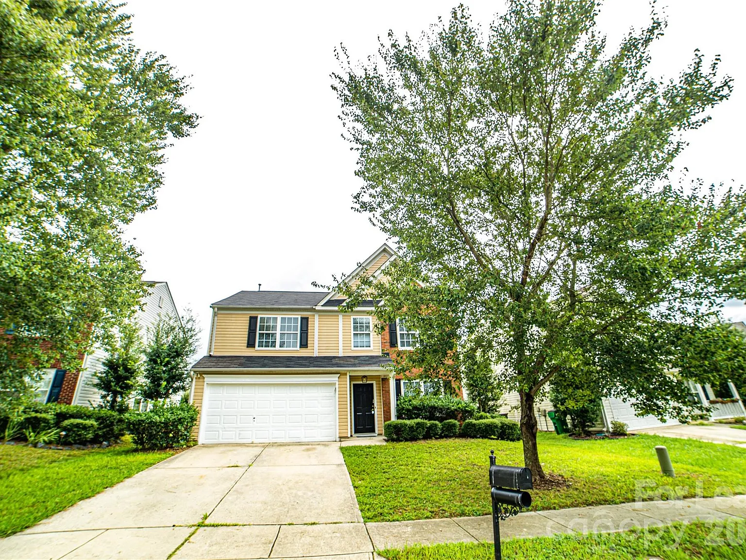 4 bed, 2.5 bath, $1,975 — Photo 3
