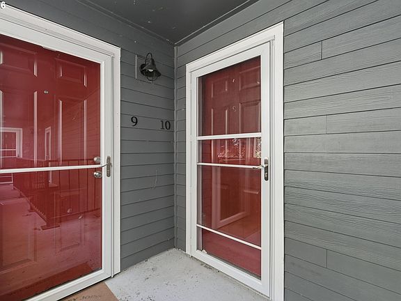 3rd image of 3473 SW Barbur Blvd APT 10