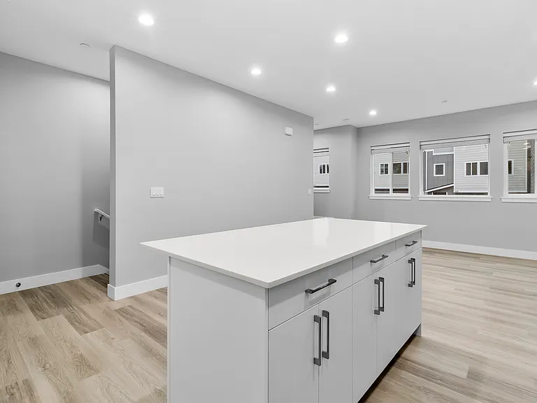 5724 Sterling Ave #106 — Photo 19