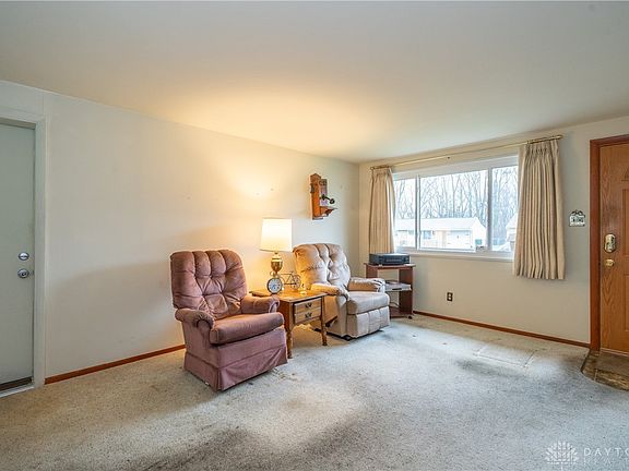5th image of 2525 Newcastle Dr