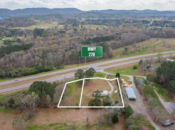 4196 Oak St, Hokes Bluff, AL 35903