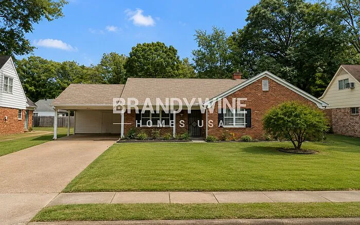 3076 Emerald St — Photo 2