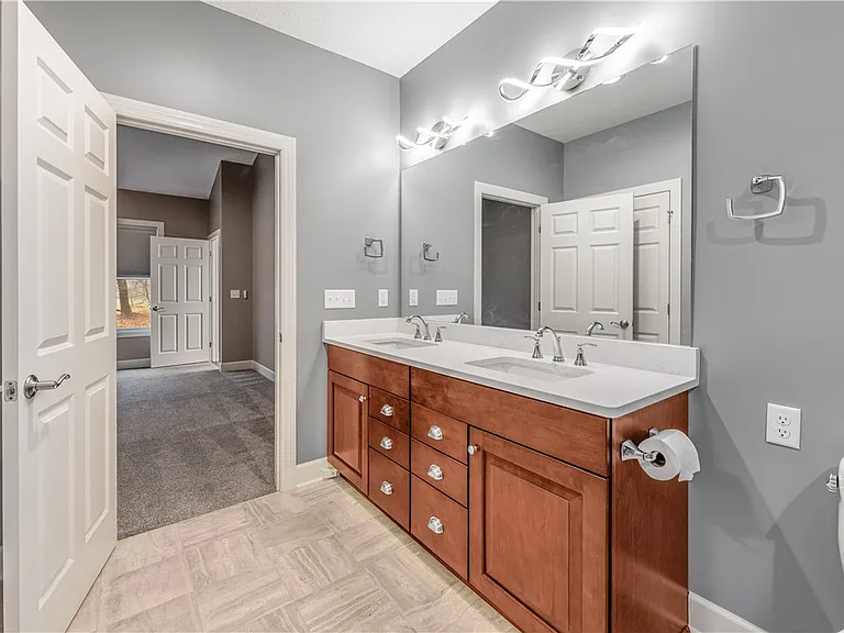 1352 Creeks Edge Dr — Photo 21