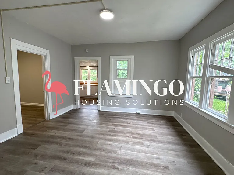 1225 Seneca Dr — Photo 4
