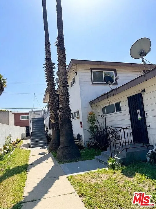 10218 Darby Ave #3