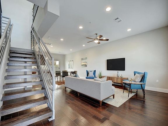 3rd image of 2002 Glen Allen St #201
