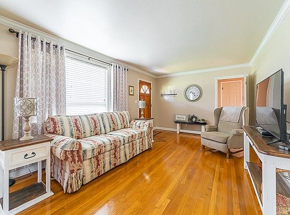 5th image of 104 Allenwood Dr