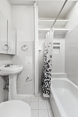 Rented by Compass | media 22