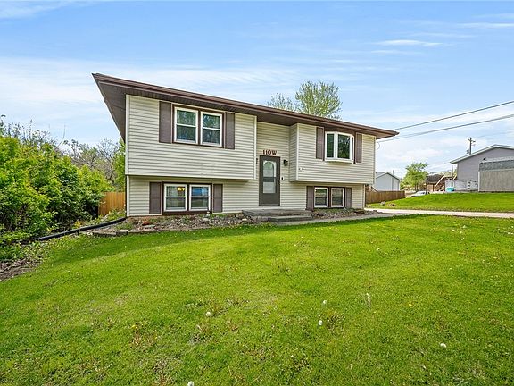 3rd image of 110 W Laura Ln