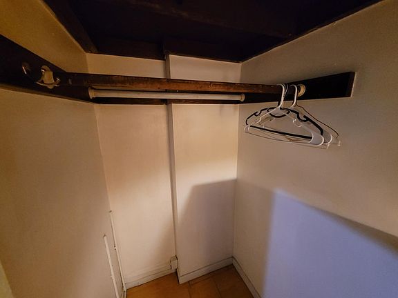 4th image of 184 Carl St #7