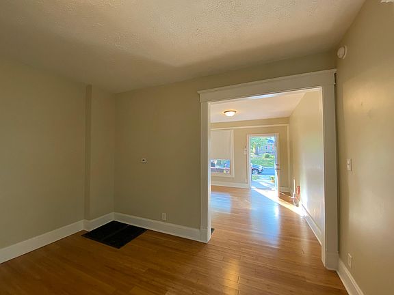 5th image of 1553 Barth Ave