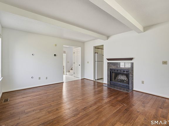 2nd image of 20 Reed Court #20