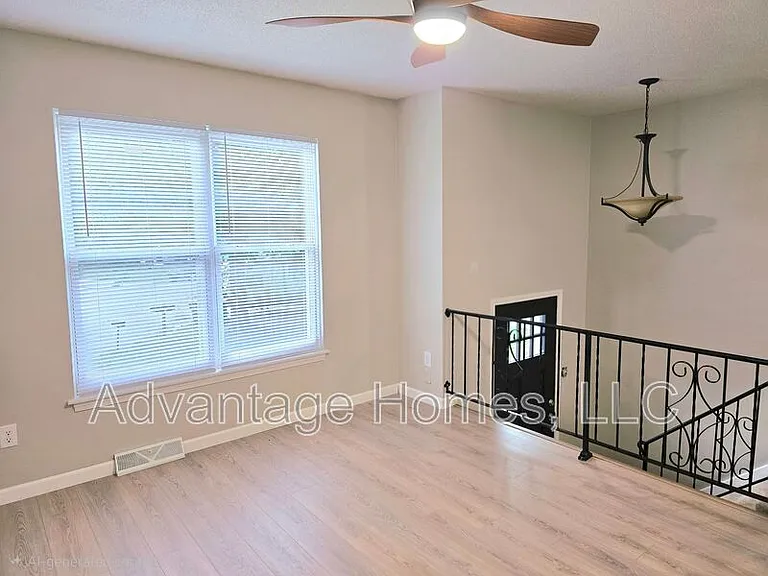 5814 NW Walnut Ct — Photo 5
