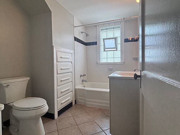 5th image of 134 Bloomfield Ave