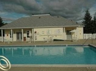 207 Penobscot Dr, Howell, MI 48843