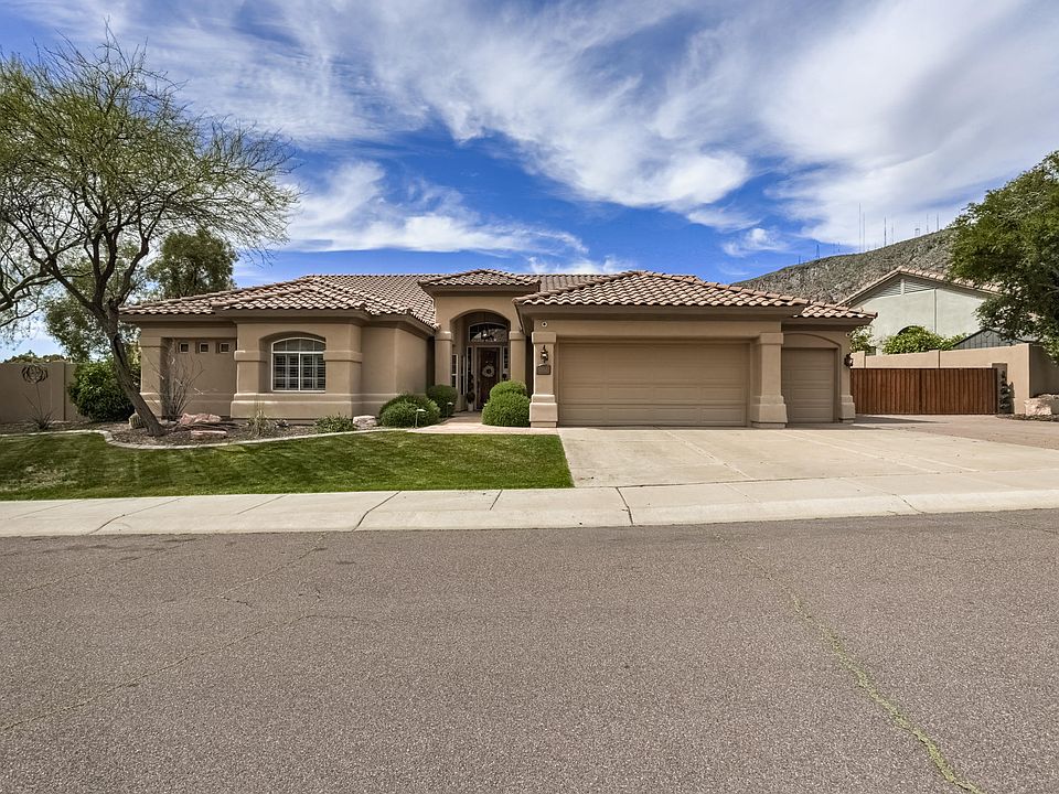 1st image of 1412 E Desert Broom Way