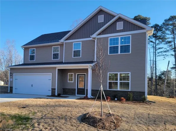 3453 Robindale Dr, Winston Salem, NC 27107