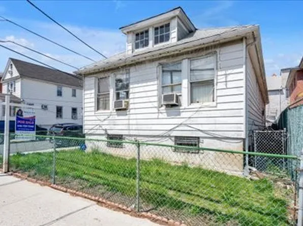 77-01 45th Avenue image 2 of 6