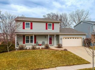1005 Chicory Ln, Bloomington, IL 61704