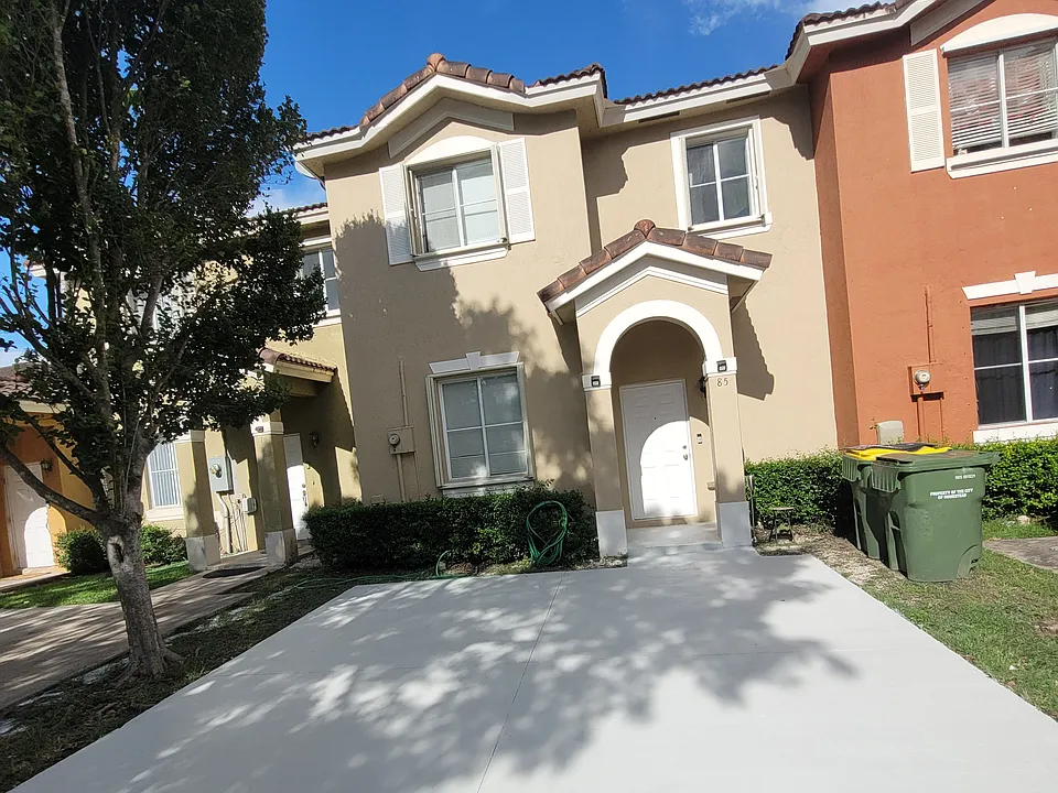 85 SW 15th Ter