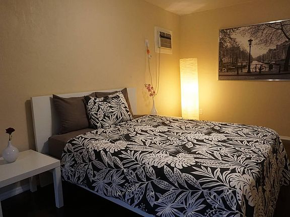 2nd image of 603 8th St APT 1