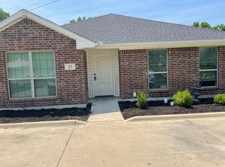 223 E Cooper St, Palmer, TX 75152