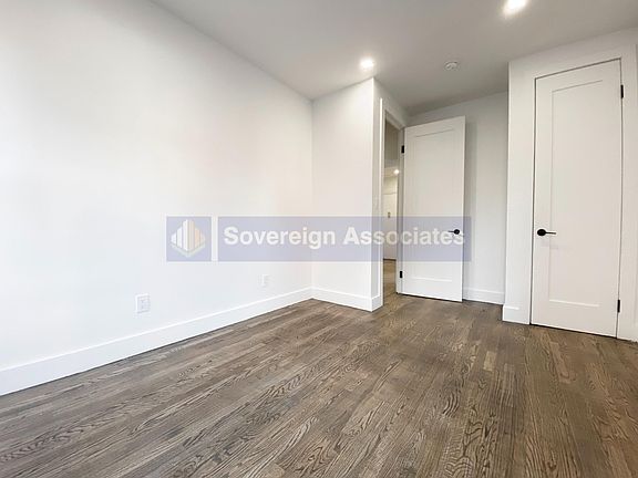 5th image of 3620 Broadway #26