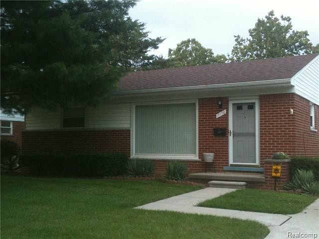 1st image of 17170 Deering St
