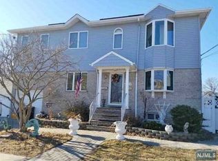 695 1st St, Secaucus, NJ 07094