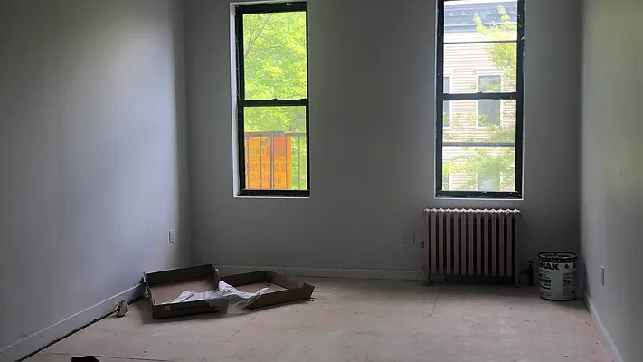 Rented by EXR | media 9